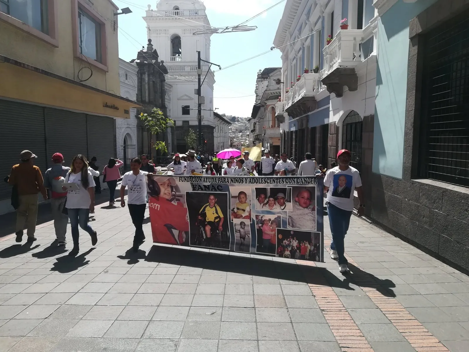 Marcha de FANAC por el derecho de los niños con cáncer